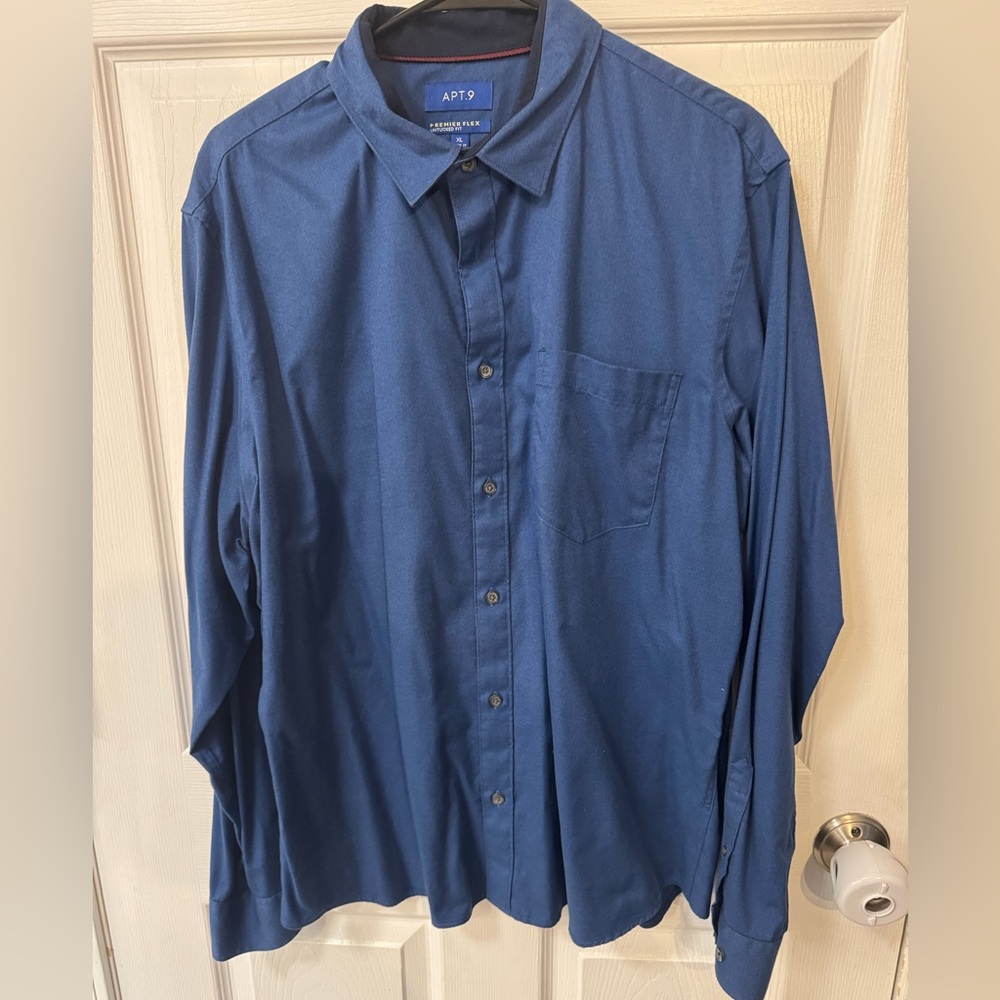👔 Like new Men's XL Blue Apt. 9 Standard Untucked-Fit Button-Down Shirt